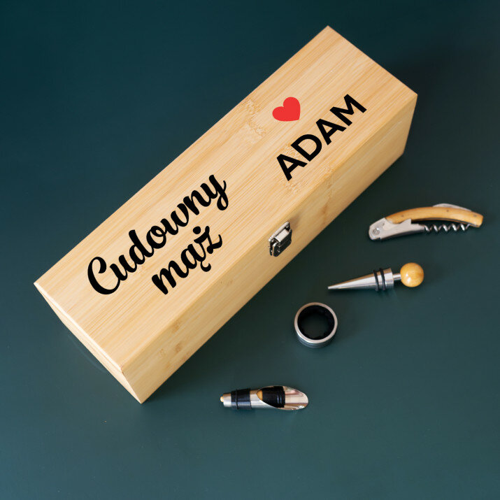 Cudowny mąż - Skrzynka na wino z akcesoriami Cudowny mąż - Skrzynka na wino z akcesoriami