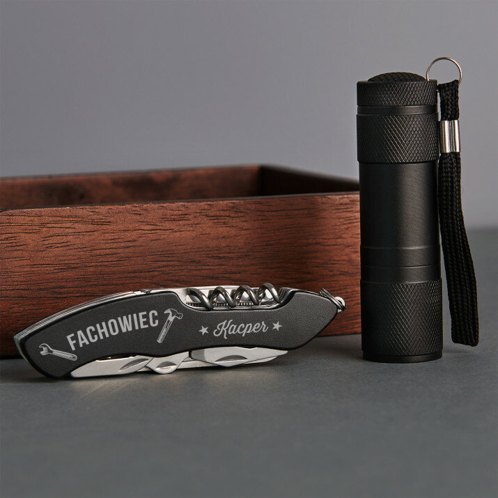 Fachowiec - Zestaw multitool i latarka Fachowiec - Zestaw multitool i latarka
