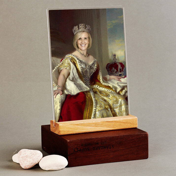 Królewski Portret - Królowa - Wydruk na szkle akrylowym z podstawką