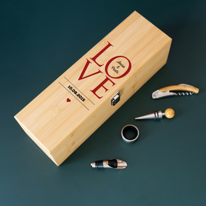 Love - Skrzynka na wino z akcesoriami Love - Skrzynka na wino z akcesoriami