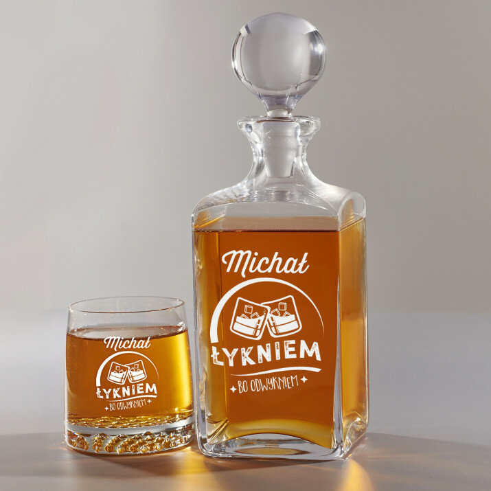 Łykniem bo odwykniem - Zestaw Grawerowana Karafka I Szklanki Do Whisky Łykniem bo odwykniem - Zestaw Grawerowana Karafka I Szklanki Do Whisky