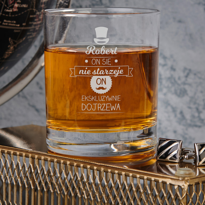 On się nie starzeje - Szklanka do whisky