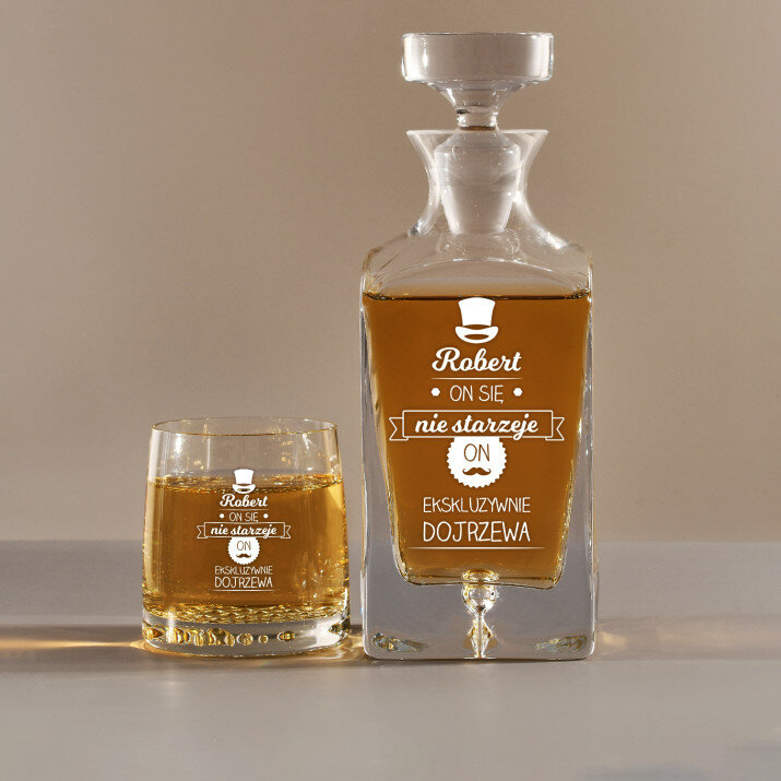 On się nie starzeje - Zestaw Grawerowana Karafka I Szklanki Do Whisky