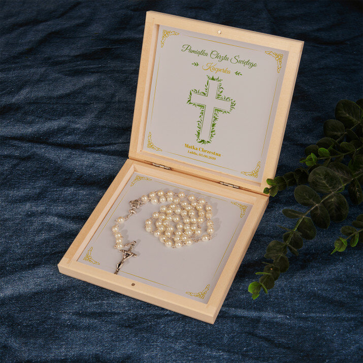 Pamiątka chrztu listki - Różaniec w drewnianym pudełku