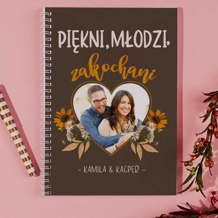 Piękni, młodzi, zakochani - Planer ślubny na spirali Piękni, młodzi, zakochani - Planer ślubny na spirali