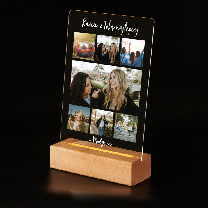 Przyjaciółki - Wydruk na szkle akrylowym z podstawką led Przyjaciółki - Wydruk na szkle akrylowym z podstawką led