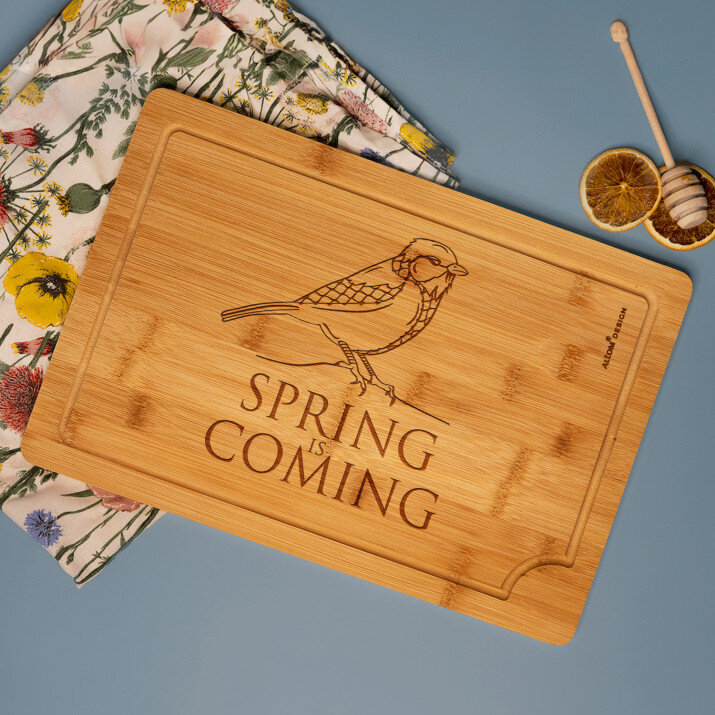 Spring is Coming - deska do krojenia z grawerem Spring is Coming - deska do krojenia z grawerem