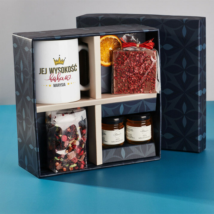 Zestaw prezentowy dla babci z kubkiem i herbatą