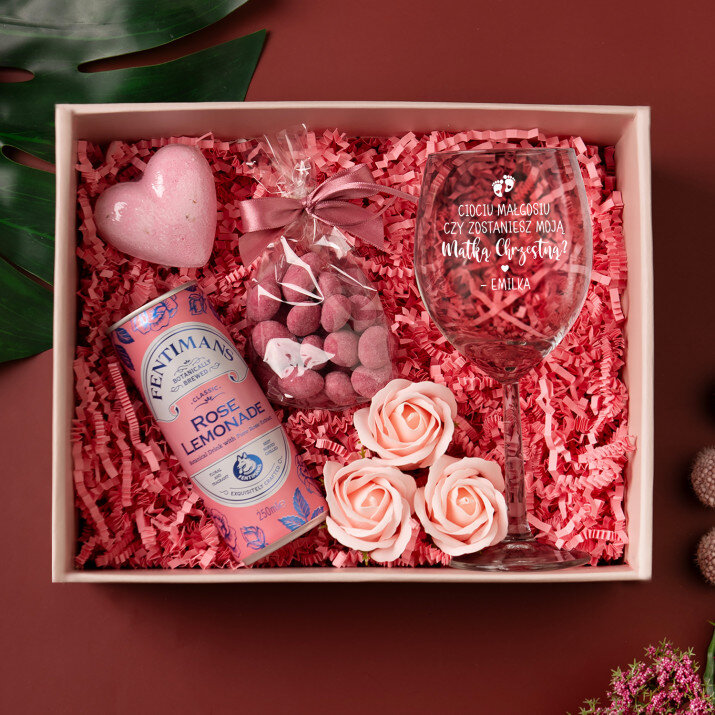 Zestaw prezentowy dla chrzestnej z prośbą z kieliszkiem i lemoniadą Zestaw prezentowy dla chrzestnej z prośbą z kieliszkiem i lemoniadą