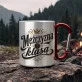 Kubek Metalowy z Karabińczykiem Dla Faceta Prezent Dla Mężczyzny: Męska Elegancja Kubek Metalowy z Karabińczykiem Dla Faceta Prezent Dla Mężczyzny: Męska Elegancja