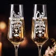 Dwa Kieliszki Do Szampana Na Rocznicę Ślubu Prezent Na Walentynki Dla Pary: Para Z Uśmiechem